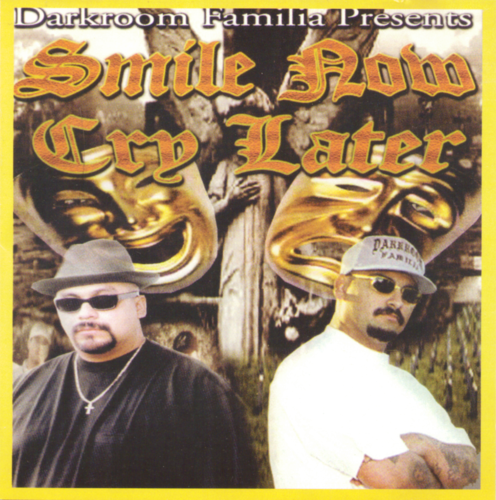 DARKROOM FAMILIA "SMILE NOW CRY LATER" (USED CD)